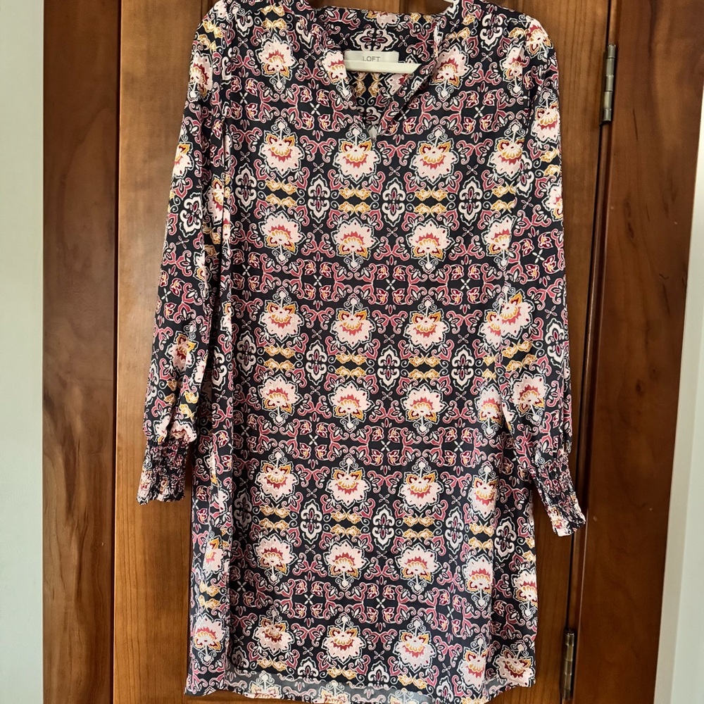 Loft Medallion Dress Women’s Small Navy Pink V Neck Wedding Spring Casual